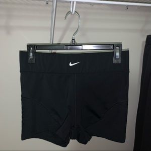 NIKE aeroadapt athletic shorts